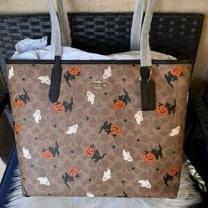 Coach Tote In Signature Canvas With Halloween Bag
